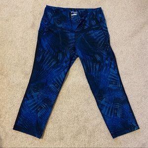 Blue cropped leggings